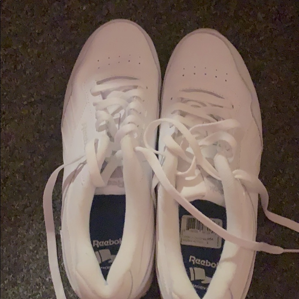 Excellent used condition sneakers